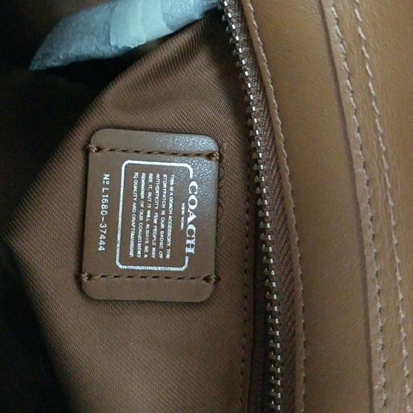 COACH Womens Pebbled Leather Coach Swagger 21 - Picture 7 of 8